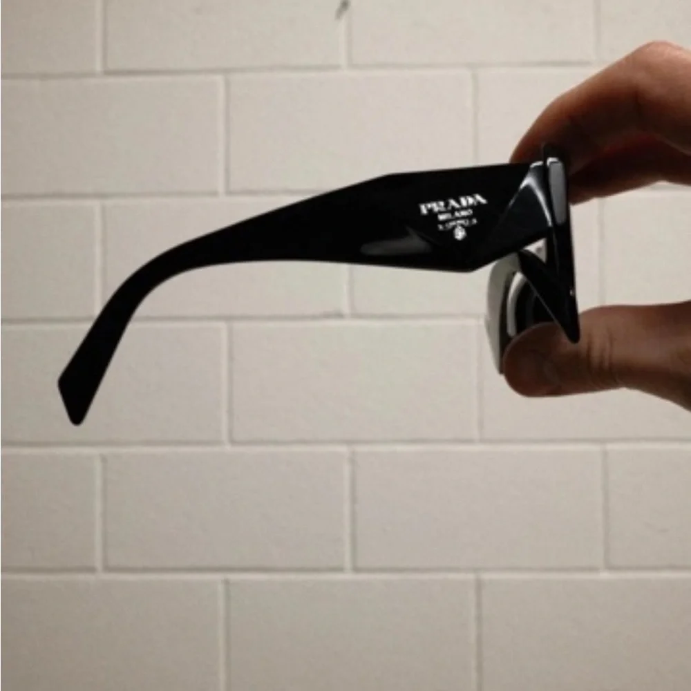 Men's Black Rectangle Sunglasses - Timeless Matte Frame
